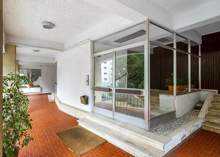 Whome Chic & Stylish Retreat In Estoril\'S Finest Location