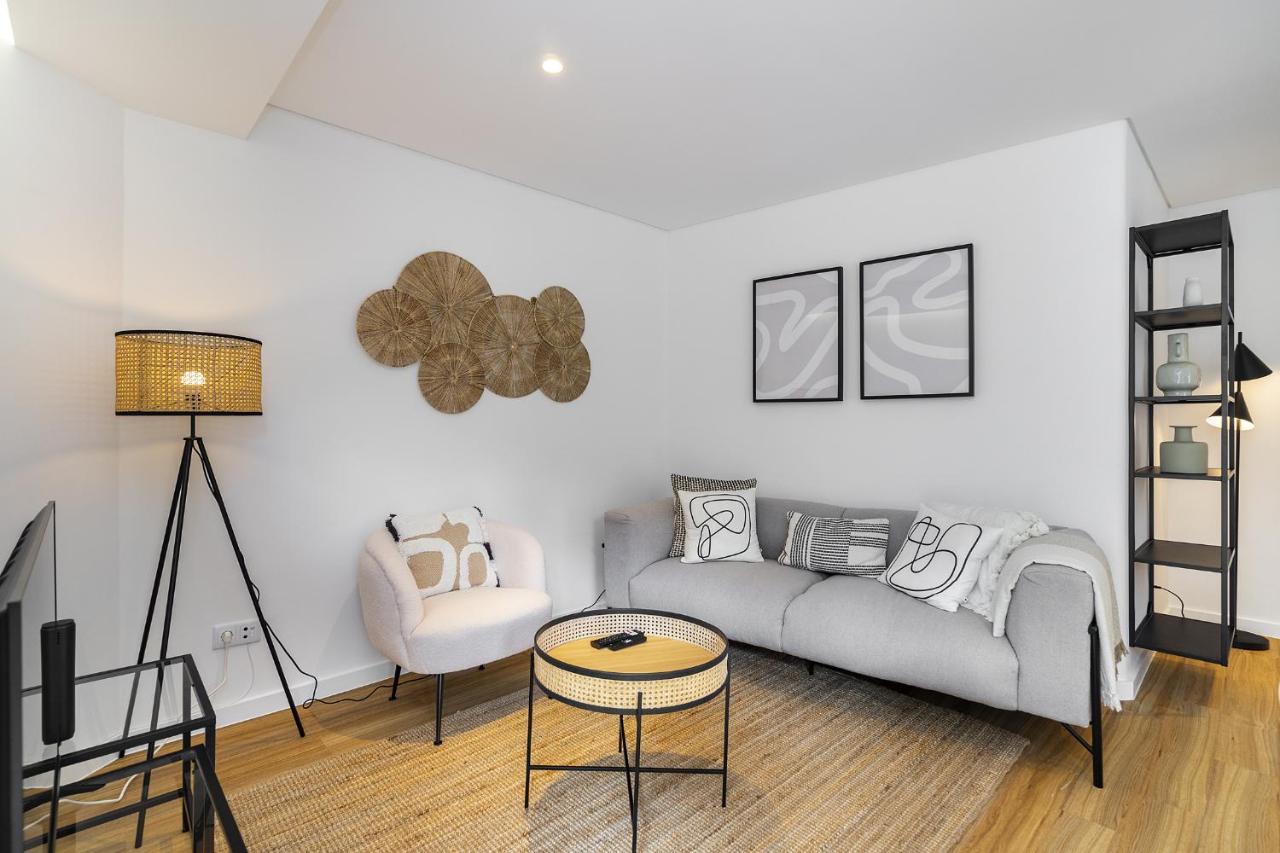 Whome Chic & Stylish Retreat In Estoril's Finest Location